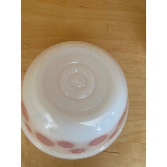 Fire-King Polka Dot Mixing Bowl 5” Red Dots Faded to Pink/Lilac HTF Small 5" Siz - Picture 6 of 9
